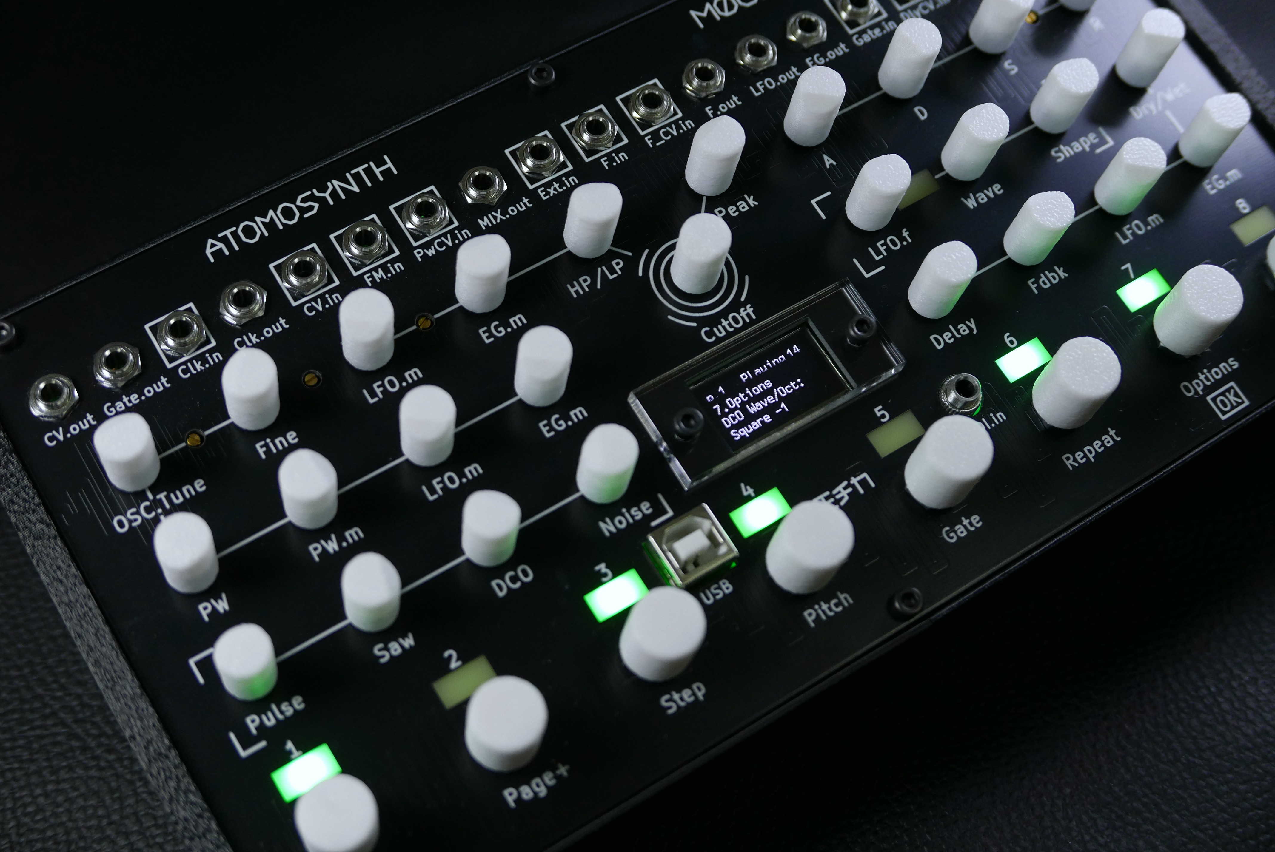 atomosynth mochika x7 synthesizer picture